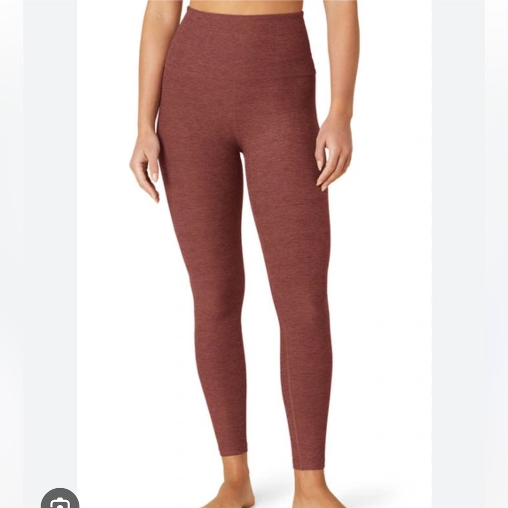 Beyond Yoga Caught in the Midi High Waisted Legging
